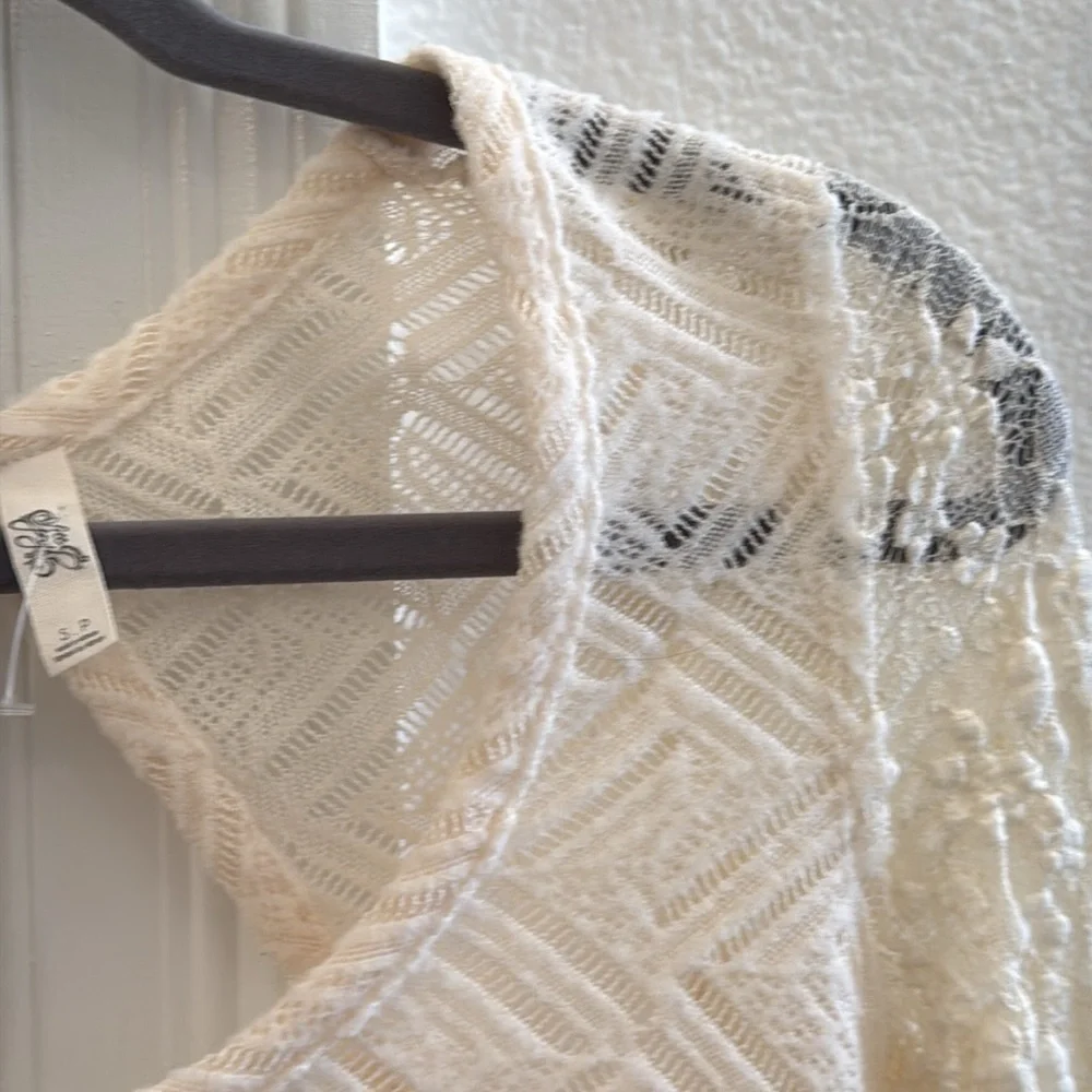 Free People White Lace Gracie Floral Peplum Ivory Boho Keyhole Cutout Back